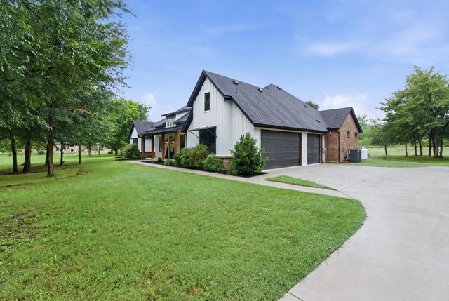 205 Deer Glade Court, Azle, TX 76020