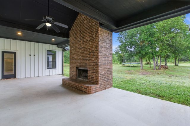 205 Deer Glade Court, Azle, TX 76020