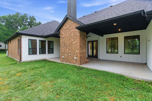 205 Deer Glade Court, Azle, TX 76020