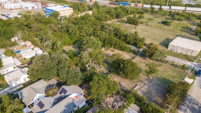 1616 E Broadway Avenue, Fort Worth, TX 76104