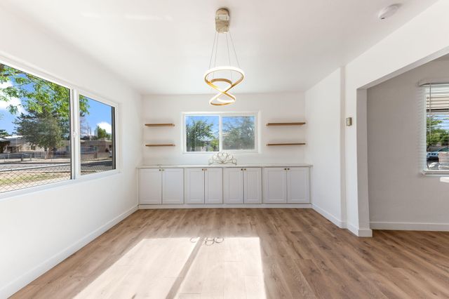 2507 Alvarado Drive NE, Albuquerque, NM 87110