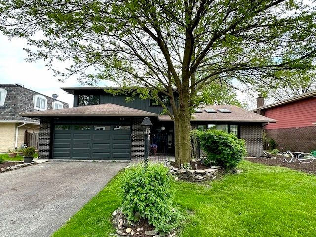10427 S Alta Drive, Palos Hills, IL 60465