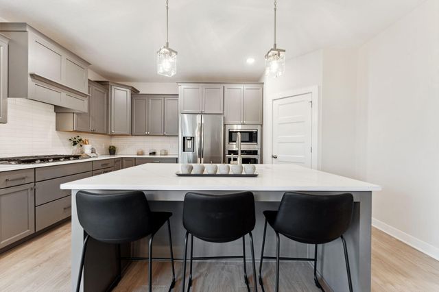 11764 35th Street N, Lake Elmo, MN 55042