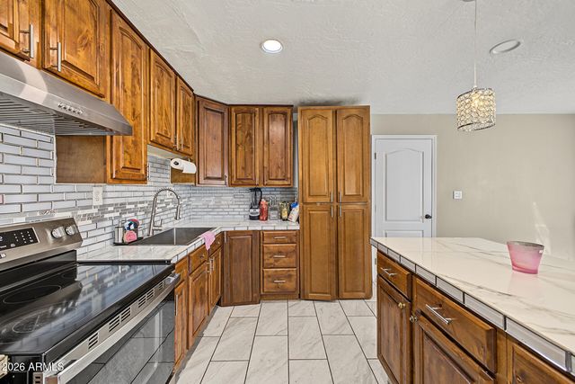 5454 W ROANOKE Avenue, Phoenix, AZ 85035