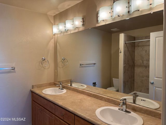 1435 W Kilburn St Apt 2102, Tucson, AZ 85705