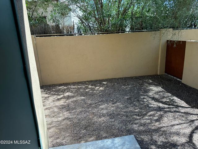 1435 W Kilburn St Apt 2102, Tucson, AZ 85705