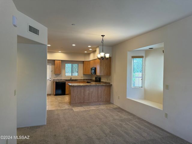 1435 W Kilburn St Apt 2102, Tucson, AZ 85705