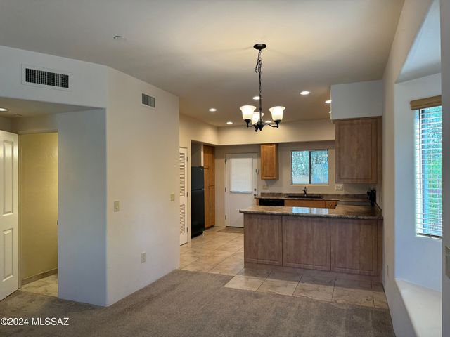 1435 W Kilburn St Apt 2102, Tucson, AZ 85705