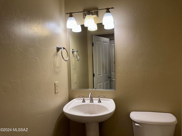 1435 W Kilburn St Apt 2102, Tucson, AZ 85705