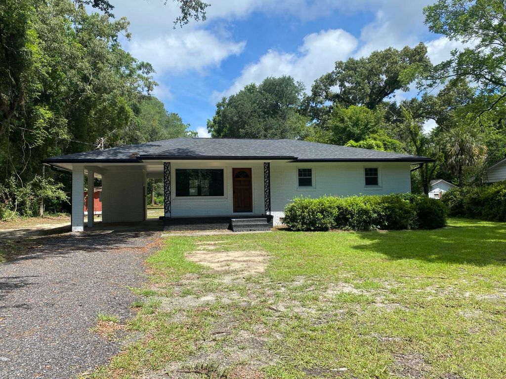 618 Boone Hill Road, Summerville, SC 29483