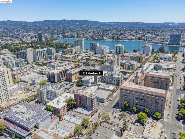 1422 Harrison St, Oakland, CA 94612