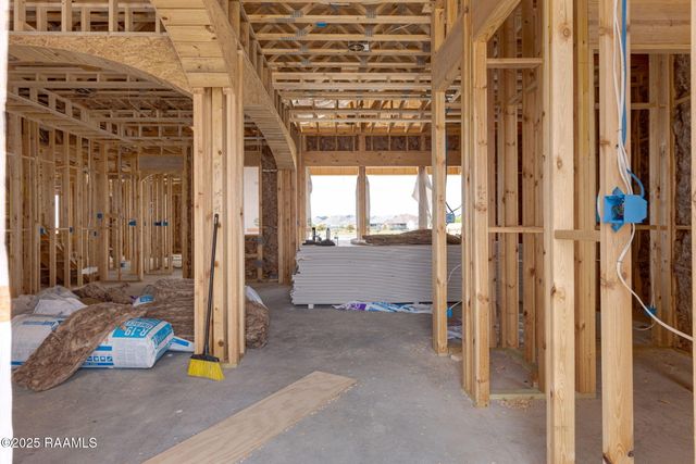 403 Last Quarter Drive, Youngsville, LA 70592