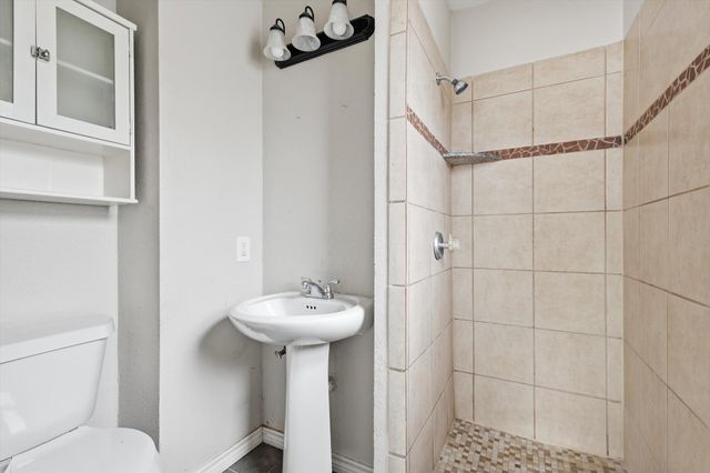 1213 Glenda Drive, Bedford, TX 76022