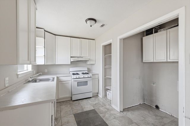 1213 Glenda Drive, Bedford, TX 76022