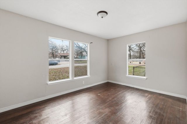 1213 Glenda Drive, Bedford, TX 76022