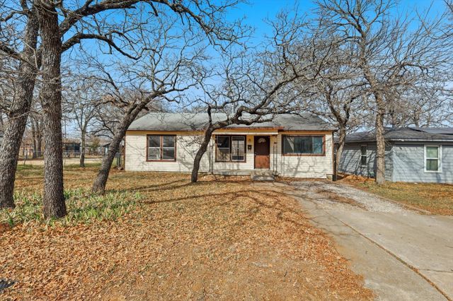 1213 Glenda Drive, Bedford, TX 76022