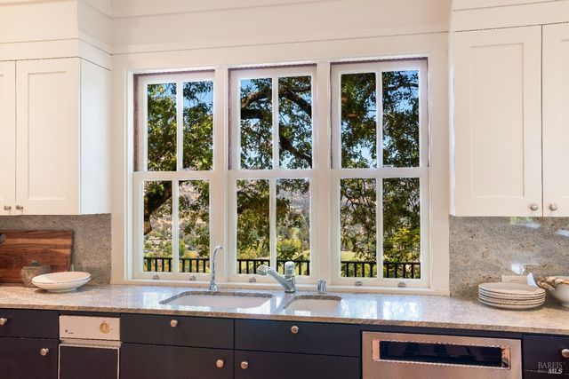 775 White Oak Dr, Santa Rosa, CA 95409