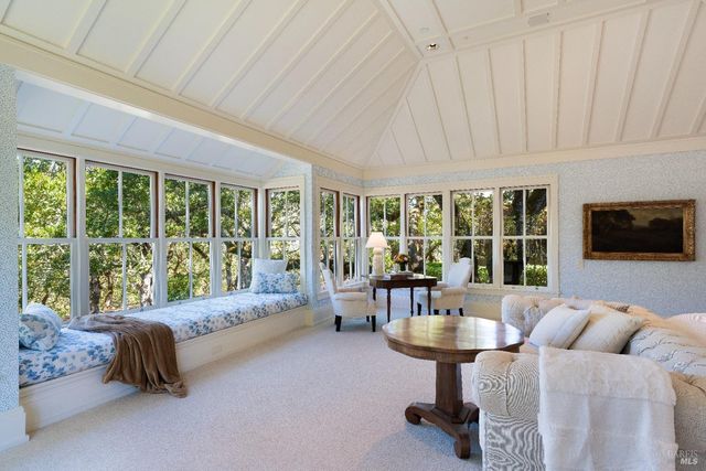 775 White Oak Dr, Santa Rosa, CA 95409