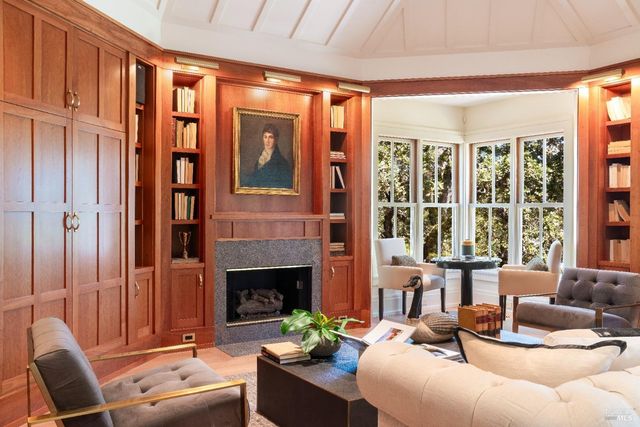 775 White Oak Dr, Santa Rosa, CA 95409