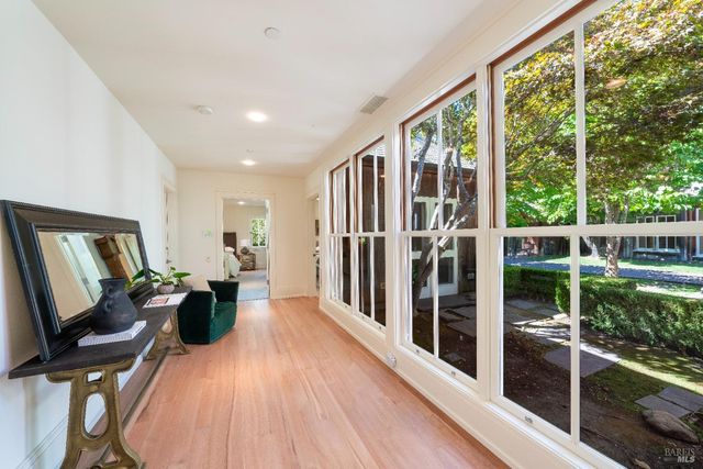 775 White Oak Dr, Santa Rosa, CA 95409