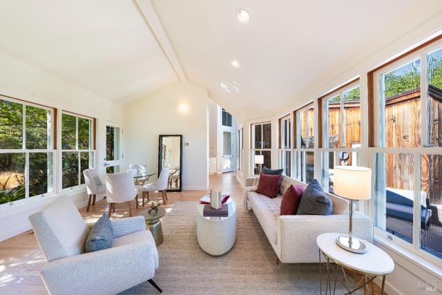 775 White Oak Dr, Santa Rosa, CA 95409