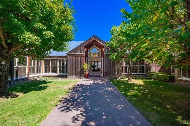 775 White Oak Dr, Santa Rosa, CA 95409