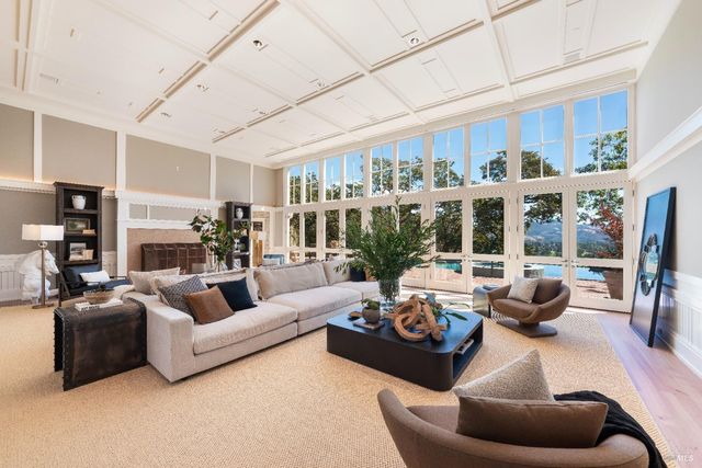 775 White Oak Dr, Santa Rosa, CA 95409