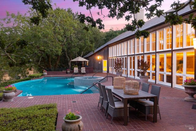 775 White Oak Dr, Santa Rosa, CA 95409