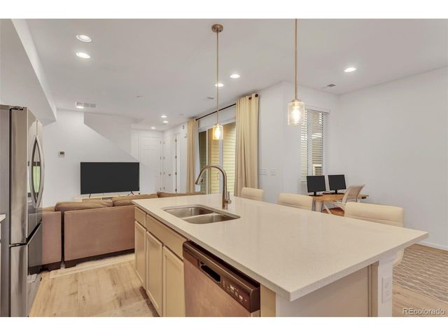 23 N Uriah St, Aurora, CO 80018