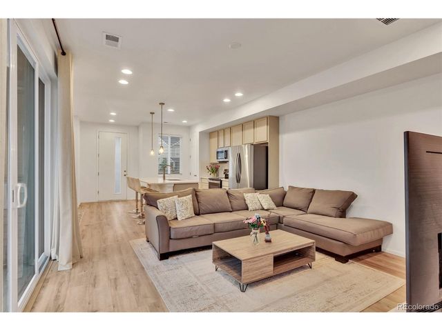 23 N Uriah St, Aurora, CO 80018