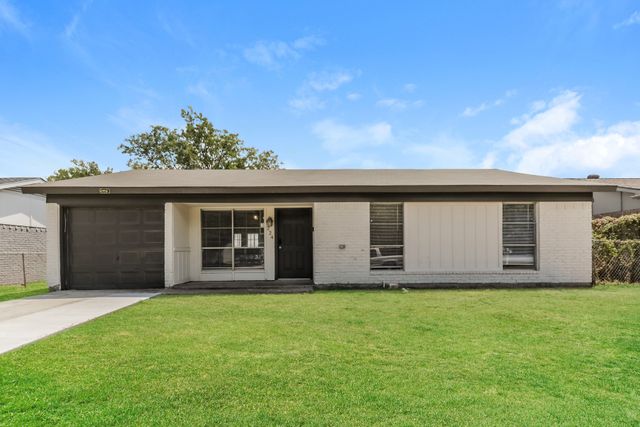 224 Woodgrove Street, Mesquite, TX 75181