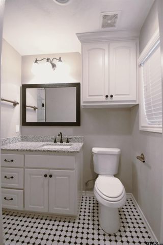 3323 Brooks Ln, Tyler, TX 75701