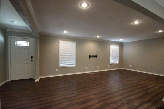 3323 Brooks Ln, Tyler, TX 75701