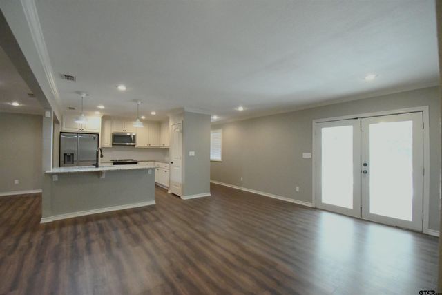 3323 Brooks Ln, Tyler, TX 75701
