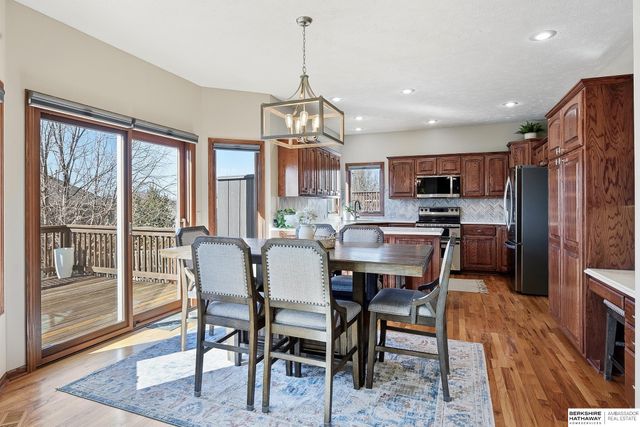 8544 S 98th Street, La Vista, NE 68128