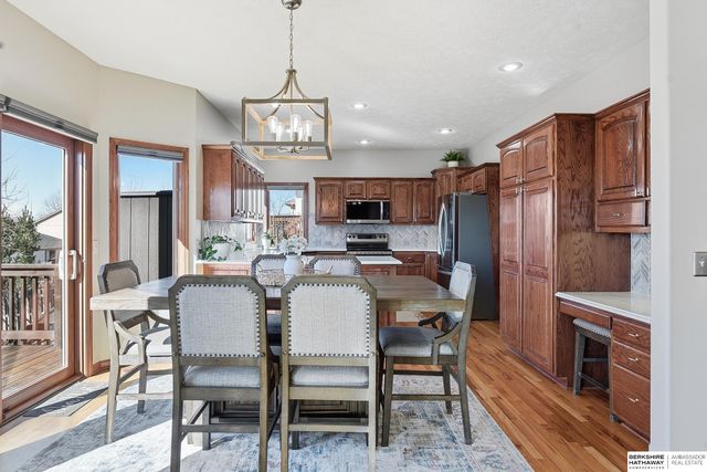 8544 S 98th Street, La Vista, NE 68128