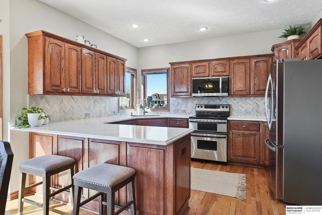 8544 S 98th Street, La Vista, NE 68128