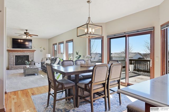 8544 S 98th Street, La Vista, NE 68128