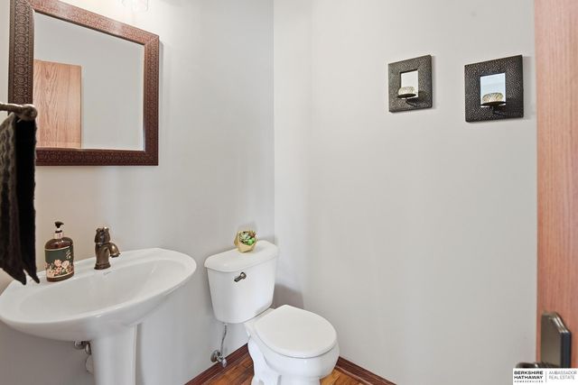 8544 S 98th Street, La Vista, NE 68128