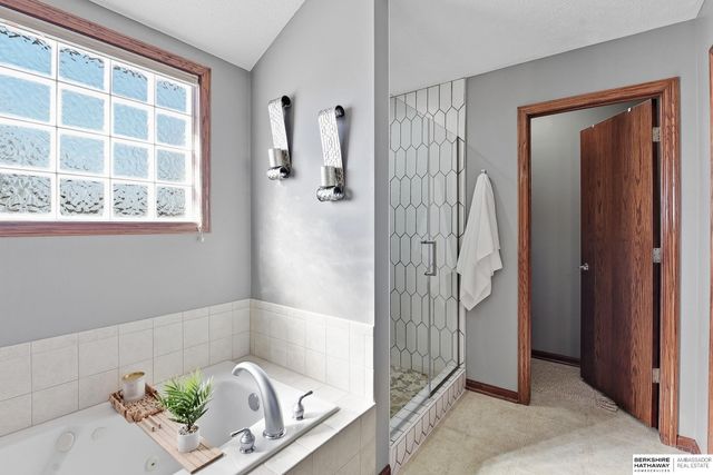 8544 S 98th Street, La Vista, NE 68128