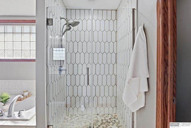 8544 S 98th Street, La Vista, NE 68128