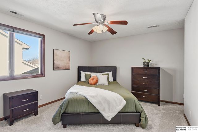 8544 S 98th Street, La Vista, NE 68128