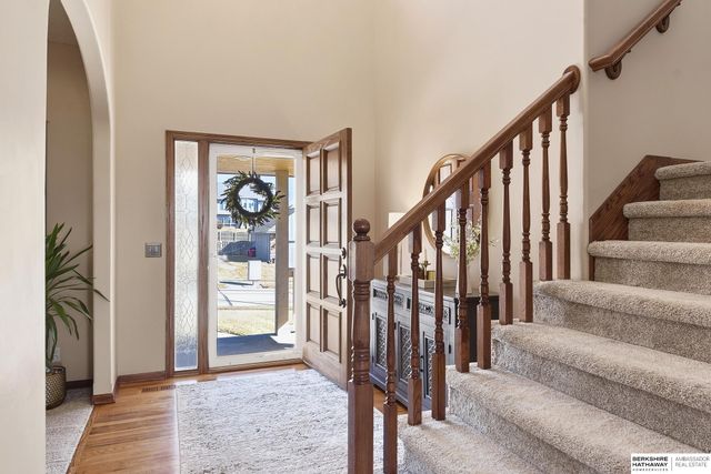 8544 S 98th Street, La Vista, NE 68128