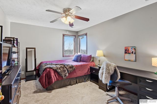 8544 S 98th Street, La Vista, NE 68128