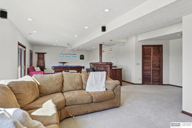 8544 S 98th Street, La Vista, NE 68128