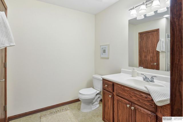 8544 S 98th Street, La Vista, NE 68128