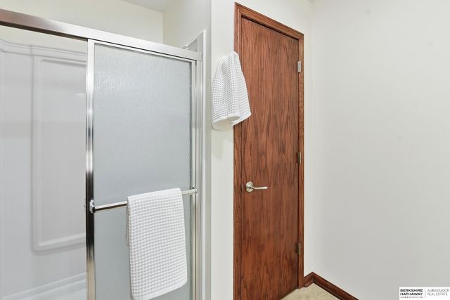 8544 S 98th Street, La Vista, NE 68128