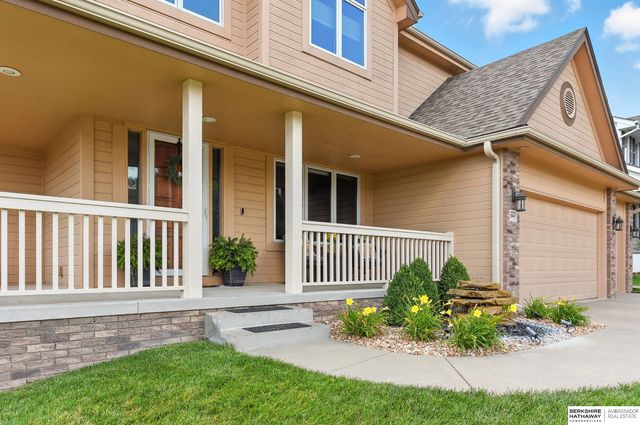 8544 S 98th Street, La Vista, NE 68128