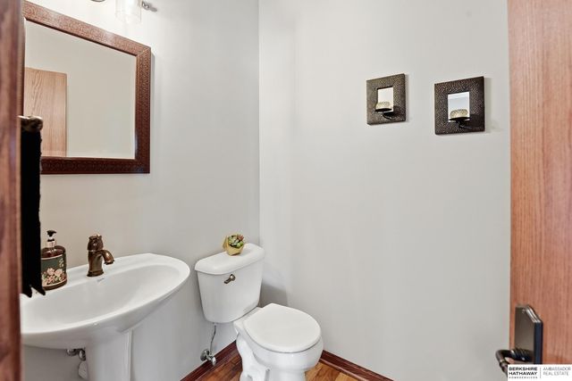 8544 S 98th Street, La Vista, NE 68128