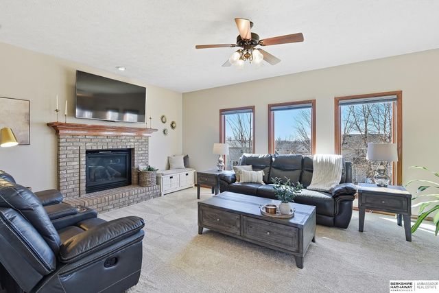 8544 S 98th Street, La Vista, NE 68128